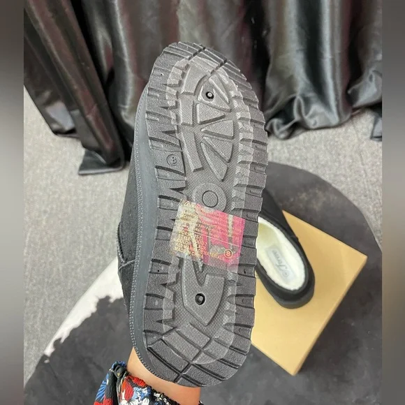 Black Platform Slides 🐾 - Picture 4 of 5